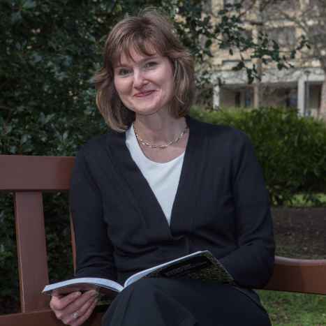 Lesley book.bench crop